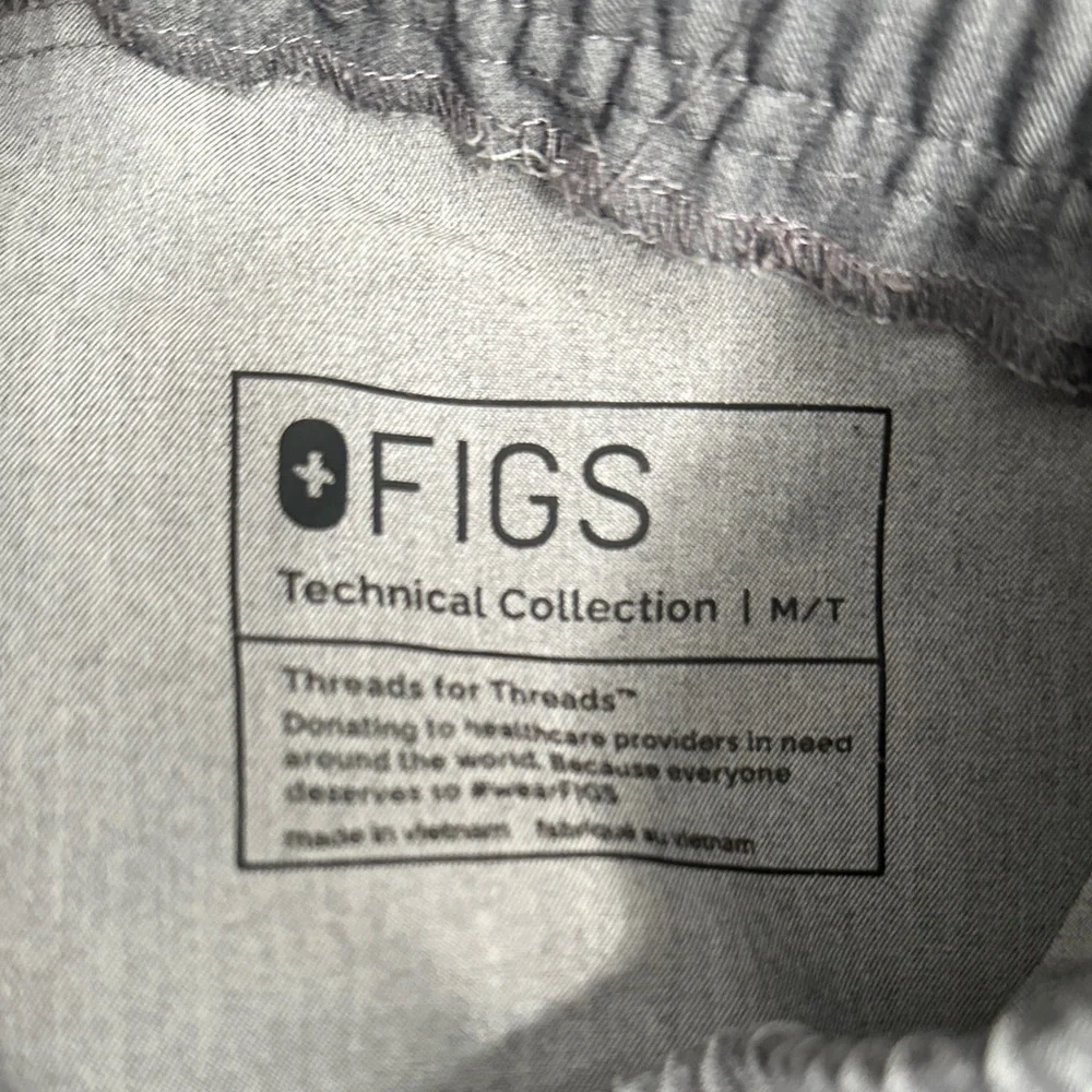 Figs Tansen Gray scrub Jogger Pants with Green Drawstring size MT